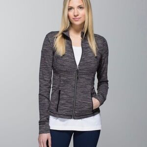 Lululemon Forme Jacket *Cuffins
Wee Are From Space Black Cashew